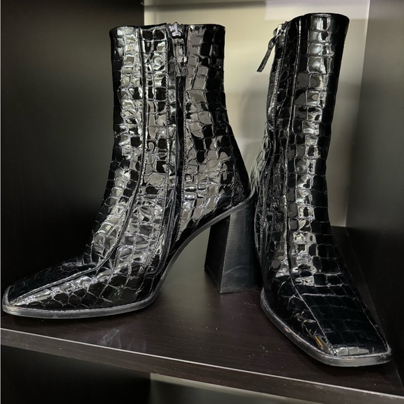 Hurricane Croc Boots - Picture 3 of 6